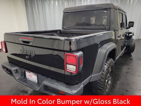Used 2023 Jeep Gladiator Sport image 8