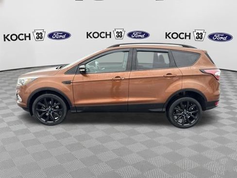 Used 2017 Ford Escape Titanium image 4