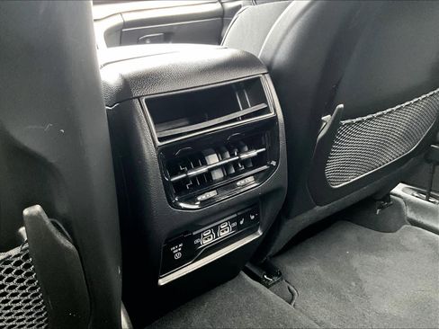 Used 2023 Jeep Grand Cherokee Overland image 27