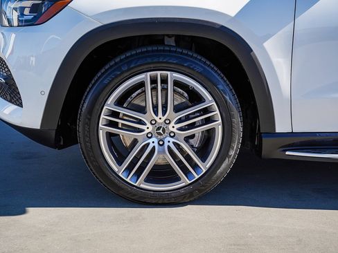 Used 2022 Mercedes-Benz GLS 450 4MATIC image 7