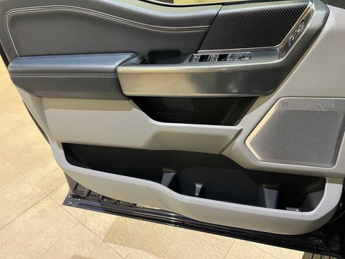 Used 2022 Ford F150 Limited image 18