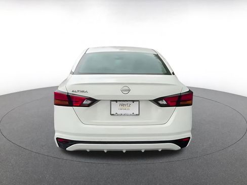 Used 2025 Nissan Altima 2.5 SV FWD image 12
