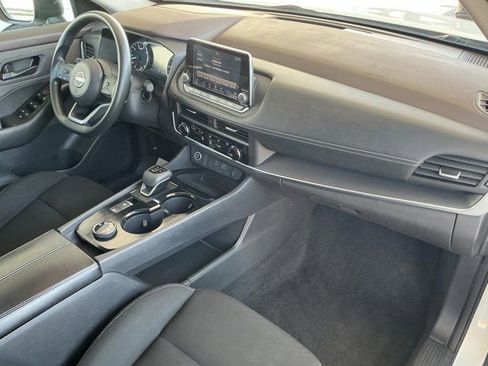 Used 2023 Nissan Rogue S AWD/4WD image 18