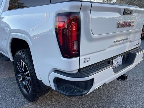 Used 2024 GMC Sierra 1500 AT4 w/ Technology Package image 11