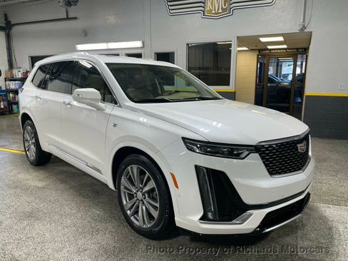 Used 2024 Cadillac XT6 Premium Luxury w/ Platinum Package image 1