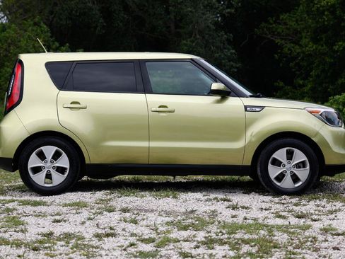 Used 2016 Kia Soul w/ Convenience Package FWD image 11