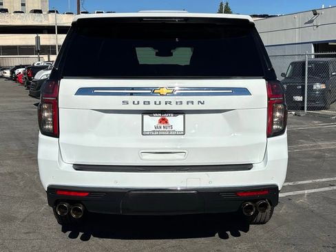 Used 2024 Chevrolet Suburban Premier image 32