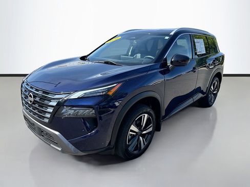 Certified 2024 Nissan Rogue SL FWD image 3