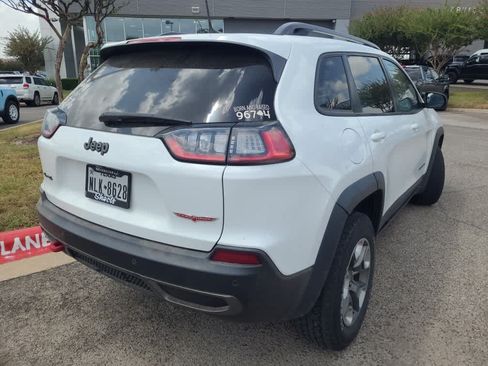 Used 2019 Jeep Cherokee Trailhawk w/ Cold Weather Group AWD/4WD image 4