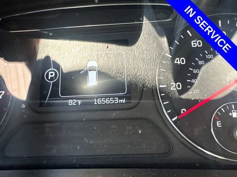 Used 2017 Kia Sorento FWD image 6