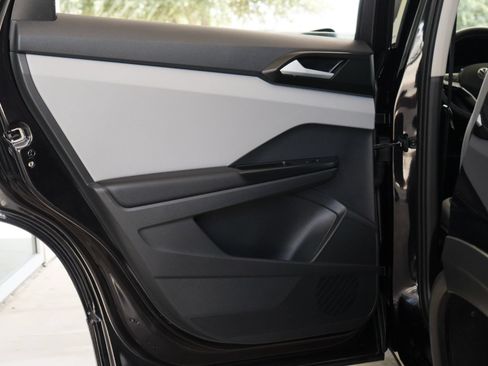 Certified 2023 Volkswagen Taos S FWD image 29