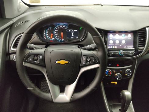 Used 2020 Chevrolet Trax LT w/ LT Convenience Package FWD image 22