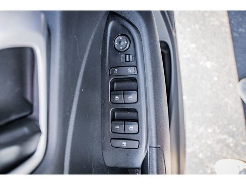 Used 2024 Hyundai Venue SE image 7