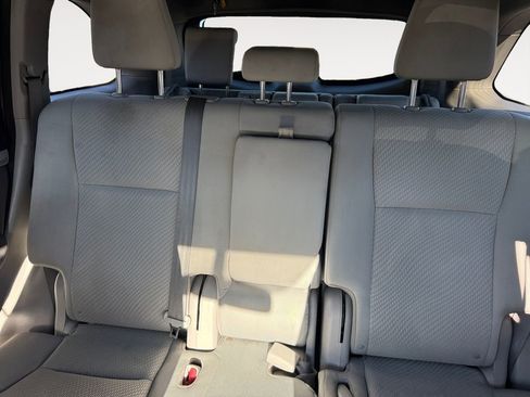 Used 2016 Toyota Highlander LE AWD/4WD image 13
