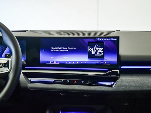 Used 2026 BMW 530i w/ M Sport Package RWD image 14