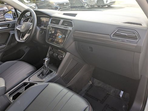 Used 2024 Volkswagen Tiguan Wolfsburg Edition image 31