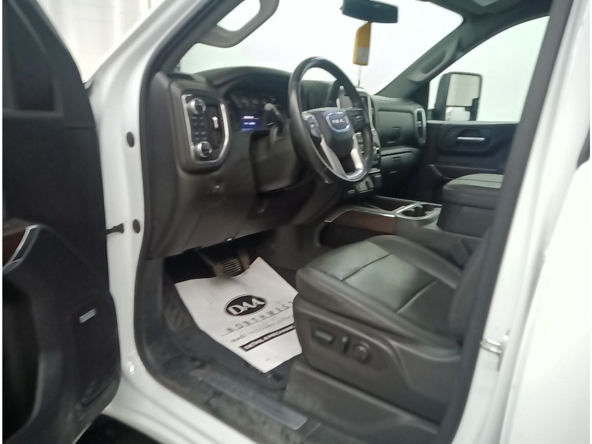Used 2023 GMC Sierra 2500 SLT w/ SLT Premium Package AWD/4WD image 3