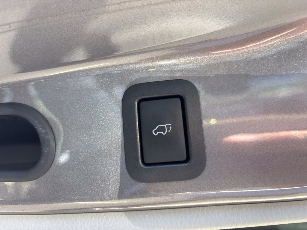 Used 2015 Toyota Highlander Plus AWD/4WD image 11