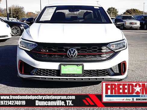 Used 2024 Volkswagen Jetta GLI 40th Anniversary Edition image 8