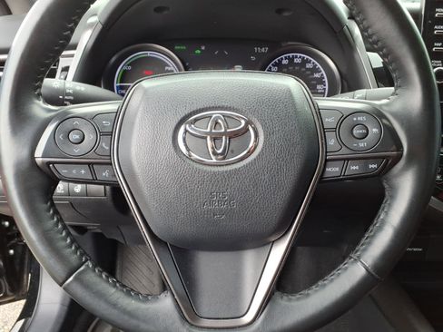 Used 2022 Toyota Camry XSE w/ Navigation Upgrade Package image 18