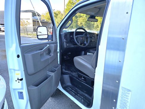 New 2025 GMC Savana 3500 Work Van w/ Power Convenience Package image 22