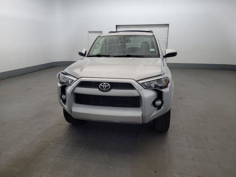 Used 2019 Toyota 4Runner SR5 AWD/4WD image 15