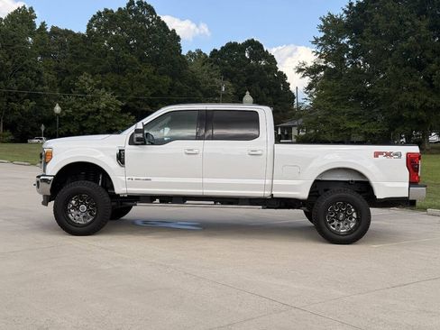 Used 2017 Ford F250 Lariat w/ Lariat Value Package AWD/4WD image 10