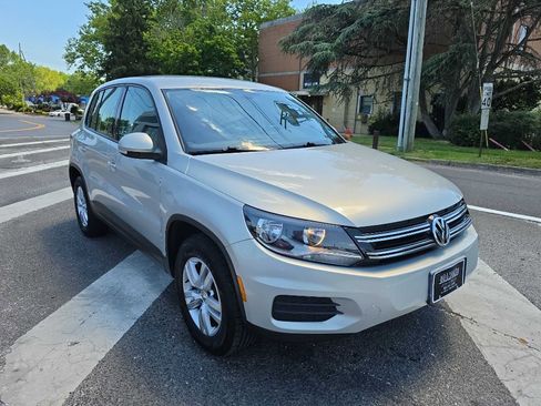 Used 2013 Volkswagen Tiguan S AWD/4WD image 3