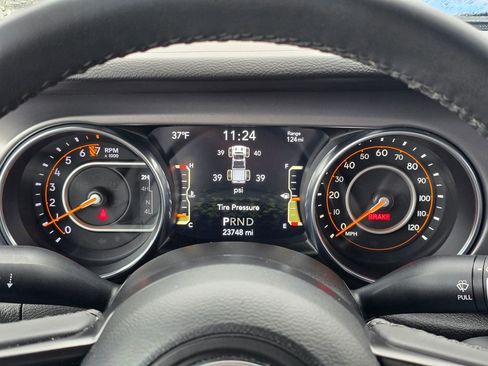 Used 2023 Jeep Gladiator Sport AWD/4WD image 19