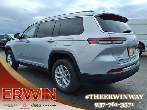 Used 2023 Jeep Grand Cherokee L Laredo image 5