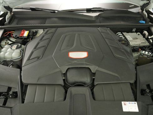 Used 2019 Porsche Cayenne Turbo AWD/4WD image 70