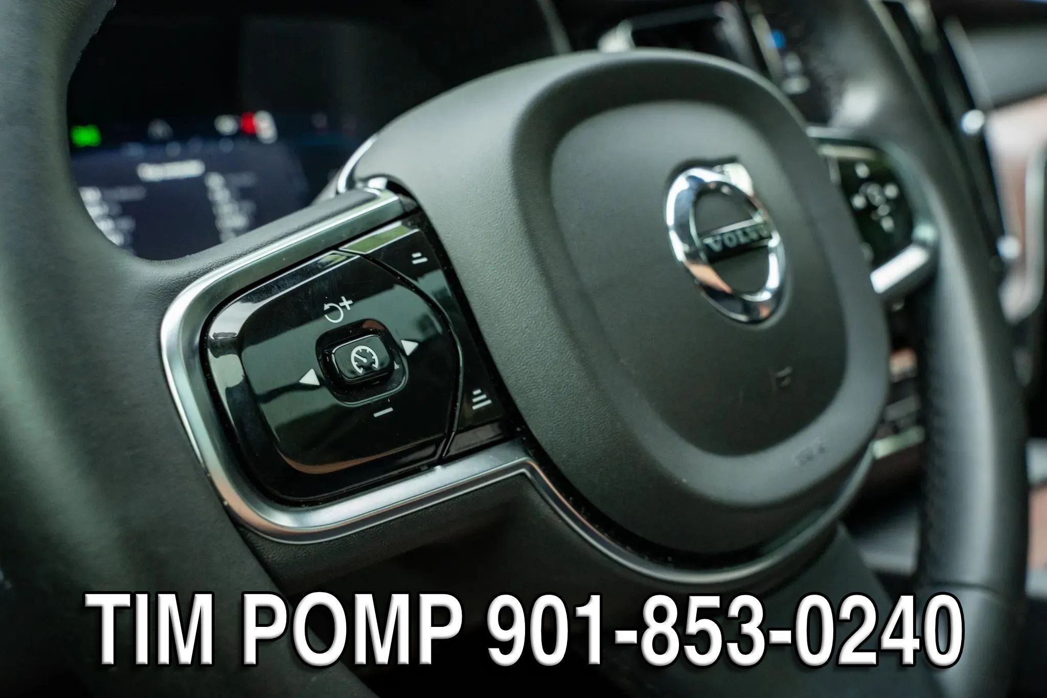 Used 2024 Volvo XC60 B5 Plus AWD/4WD image 26