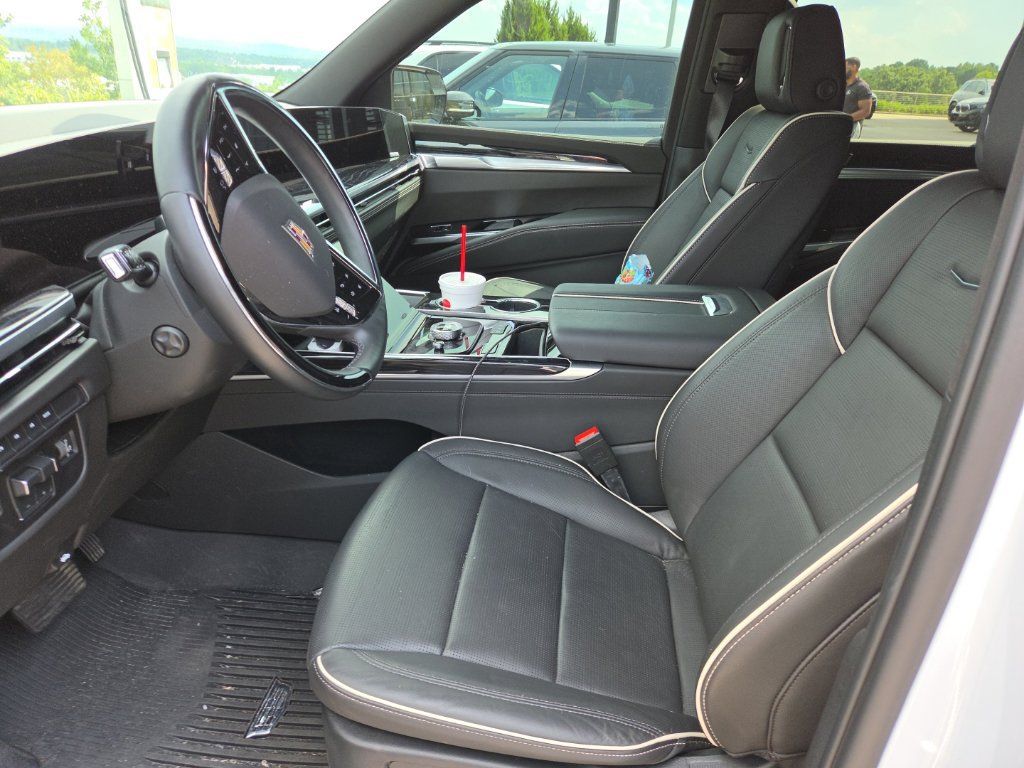 Used 2026 Cadillac Escalade Sport w/ LPO, ONYX Package AWD/4WD image 5