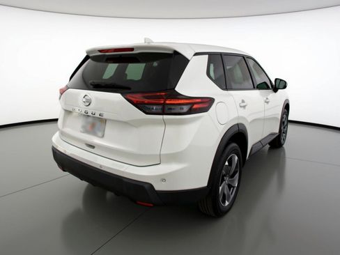 Used 2025 Nissan Rogue SV FWD image 9