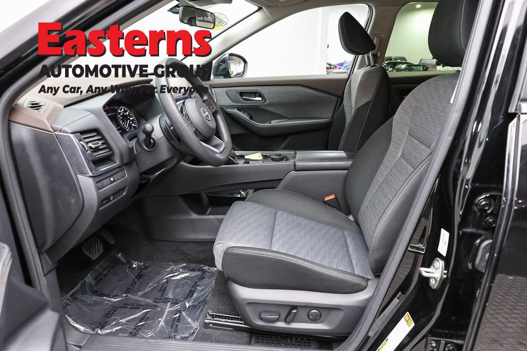 Used 2023 Nissan Rogue SV AWD/4WD image 14