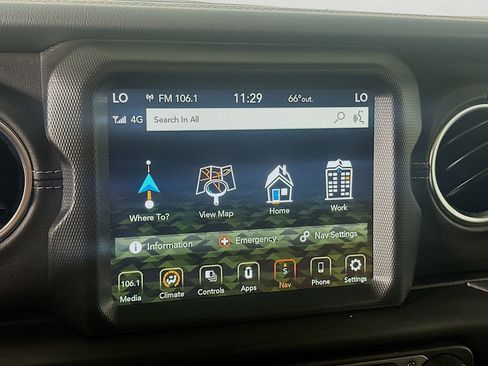 Used 2022 Jeep Wrangler Sahara image 21