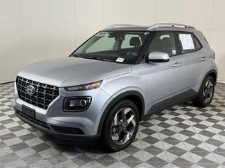 Used 2021 Volkswagen Tiguan SE w/ Panoramic Sunroof Package video 2