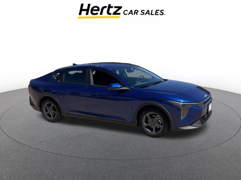 Used 2025 Kia K4 LXS image 1