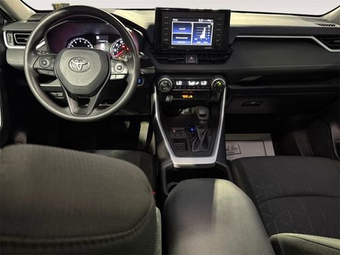Used 2022 Toyota RAV4 XLE w/ Convenience Package image 10