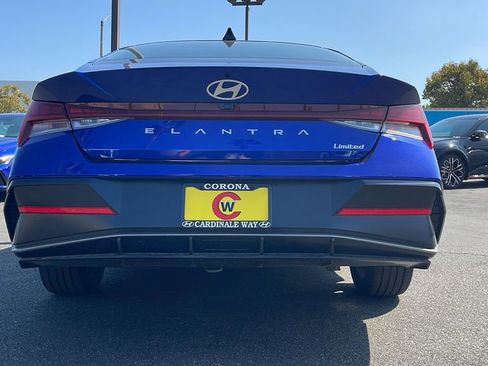 New 2025 Hyundai Elantra Limited image 10