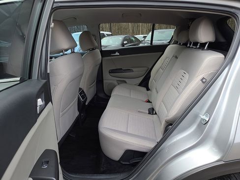 Used 2020 Kia Sportage LX w/ LX Popular Package image 11