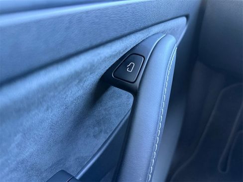 Used 2024 Tesla Model Y Long Range image 23