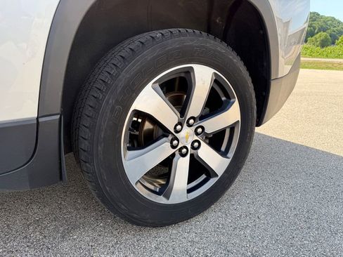 Used 2018 Chevrolet Traverse LT AWD/4WD image 15