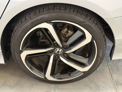 Used 2020 Honda Accord Sport image 9
