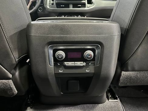 Used 2022 Chevrolet Tahoe High Country AWD/4WD image 28