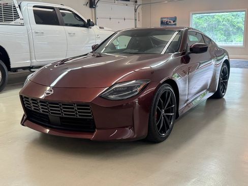 Used 2025 Nissan Z Performance w/ Floor Mat Package RWD image 1