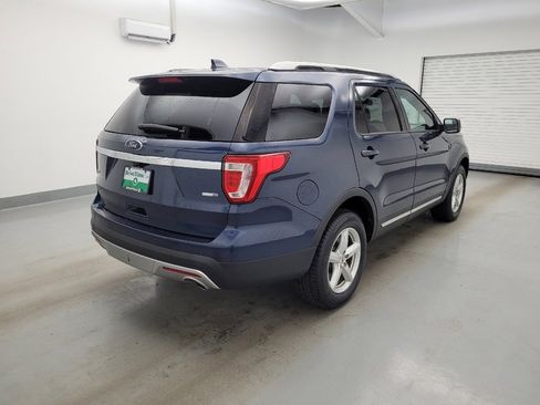 Used 2016 Ford Explorer XLT w/ Equipment Group 201A AWD/4WD image 9