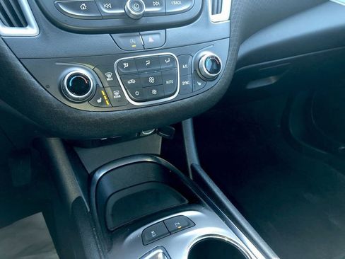 Used 2025 Chevrolet Malibu LT FWD image 20