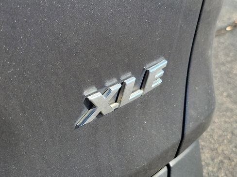 Used 2022 Toyota RAV4 XLE image 7