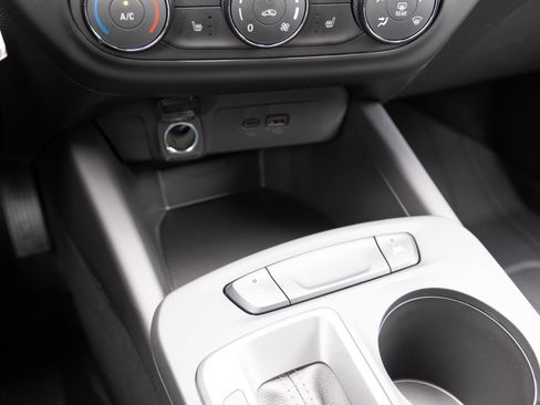 New 2026 Chevrolet Trax LS w/ LS Convenience Package FWD image 5